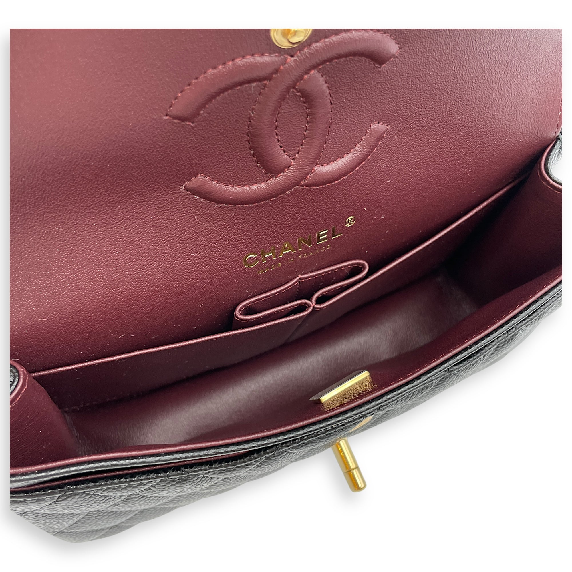 Classic double flap Black Shoulder Bag in Caviar Leather, Gold hardware