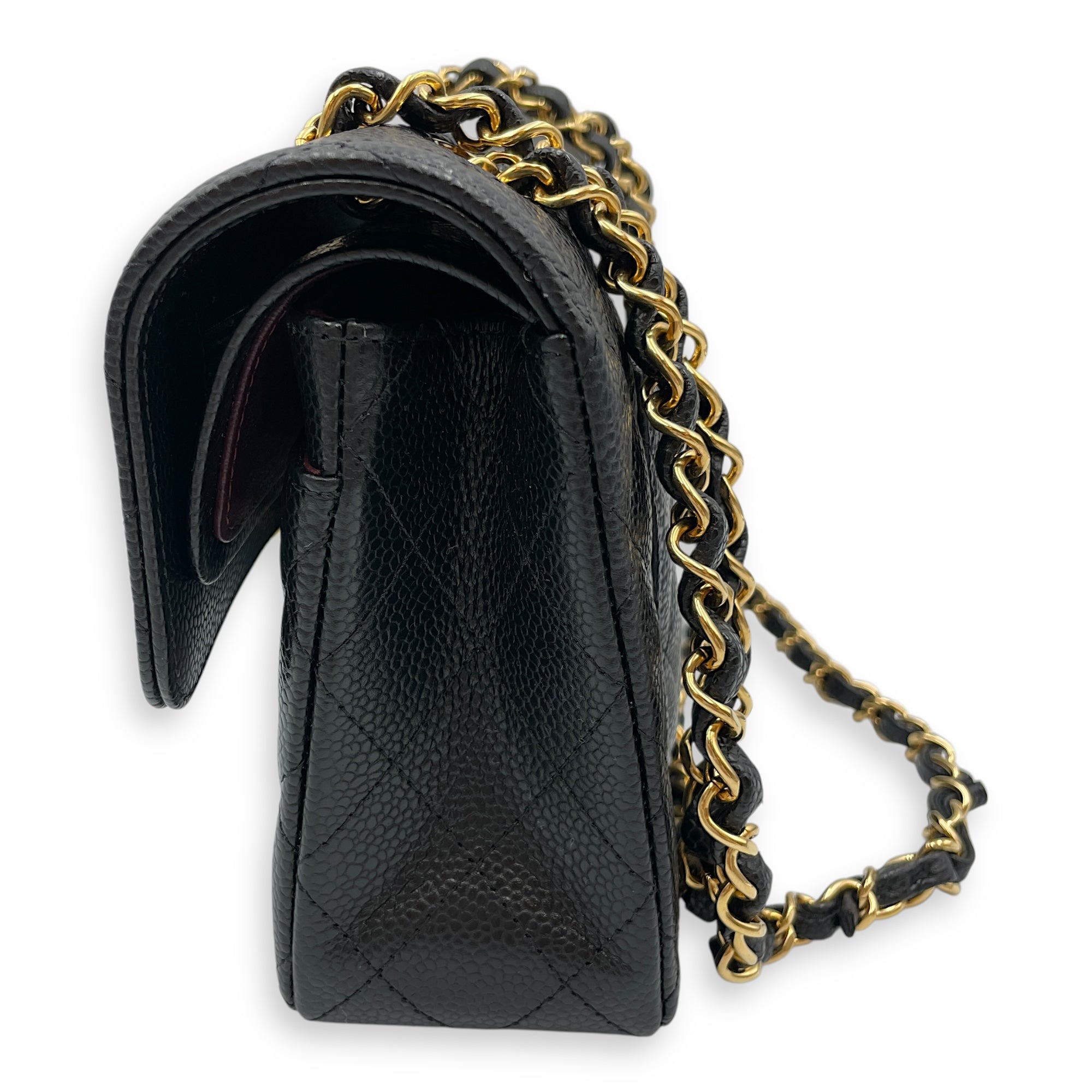 Classic double flap Black Shoulder Bag in Caviar Leather, Gold hardware
