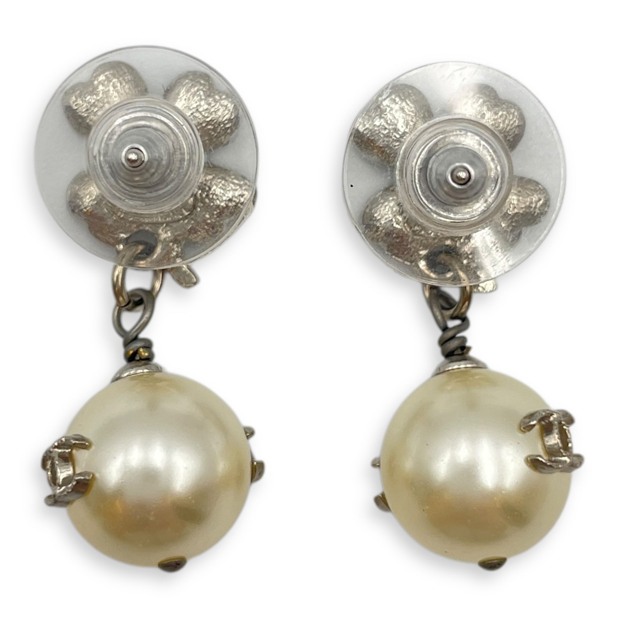 CC Pearl dangling earring with four leaves shaped diamonds Silver Earrings in, Silver hardware