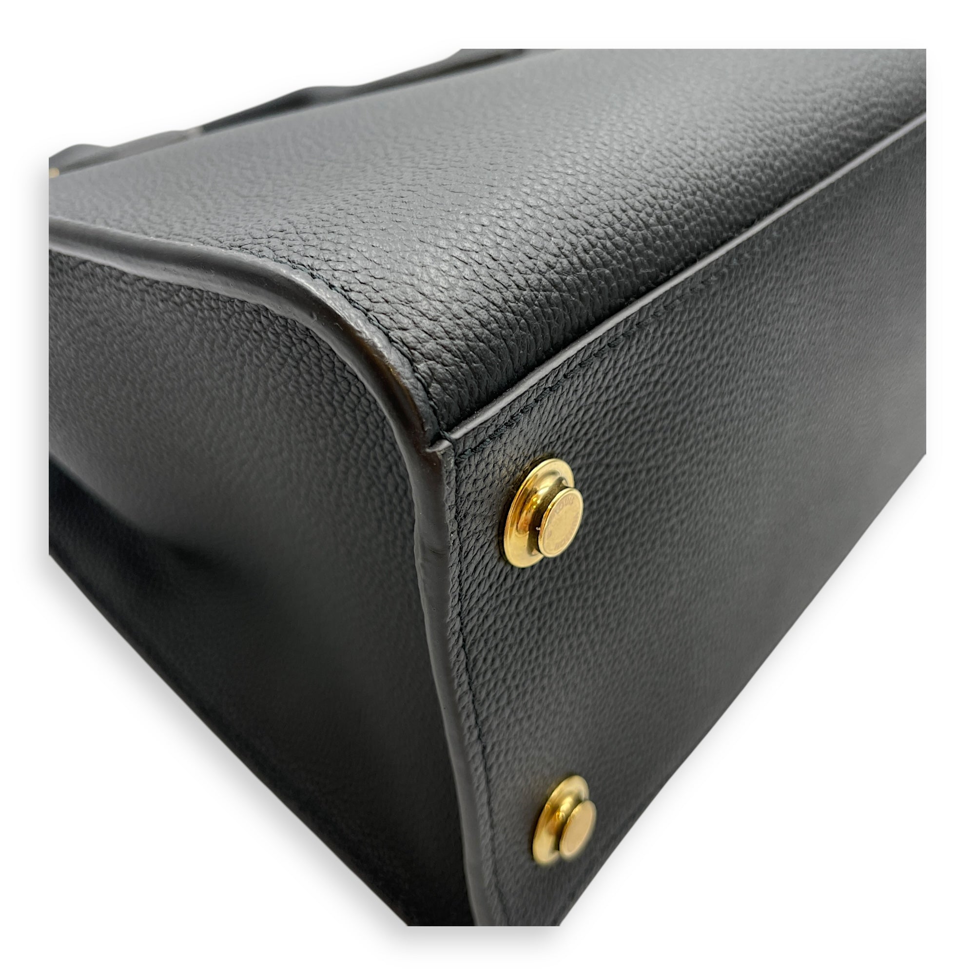 City steamer MM Black Top Handle Bag in Calfskin, Gold hardware