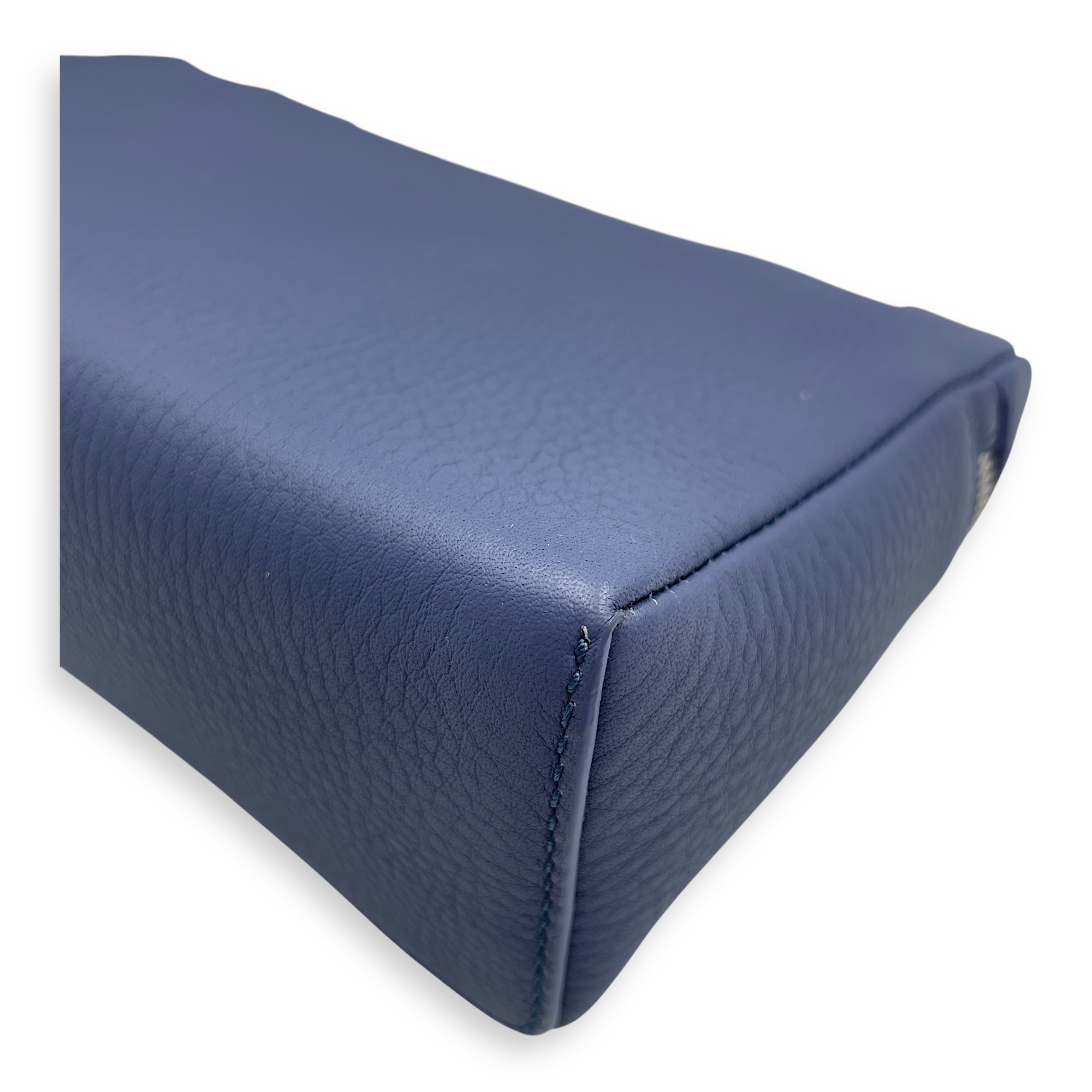 Extra pocket 19 Blue Crossbody Bag in Calfskin, Silver hardware