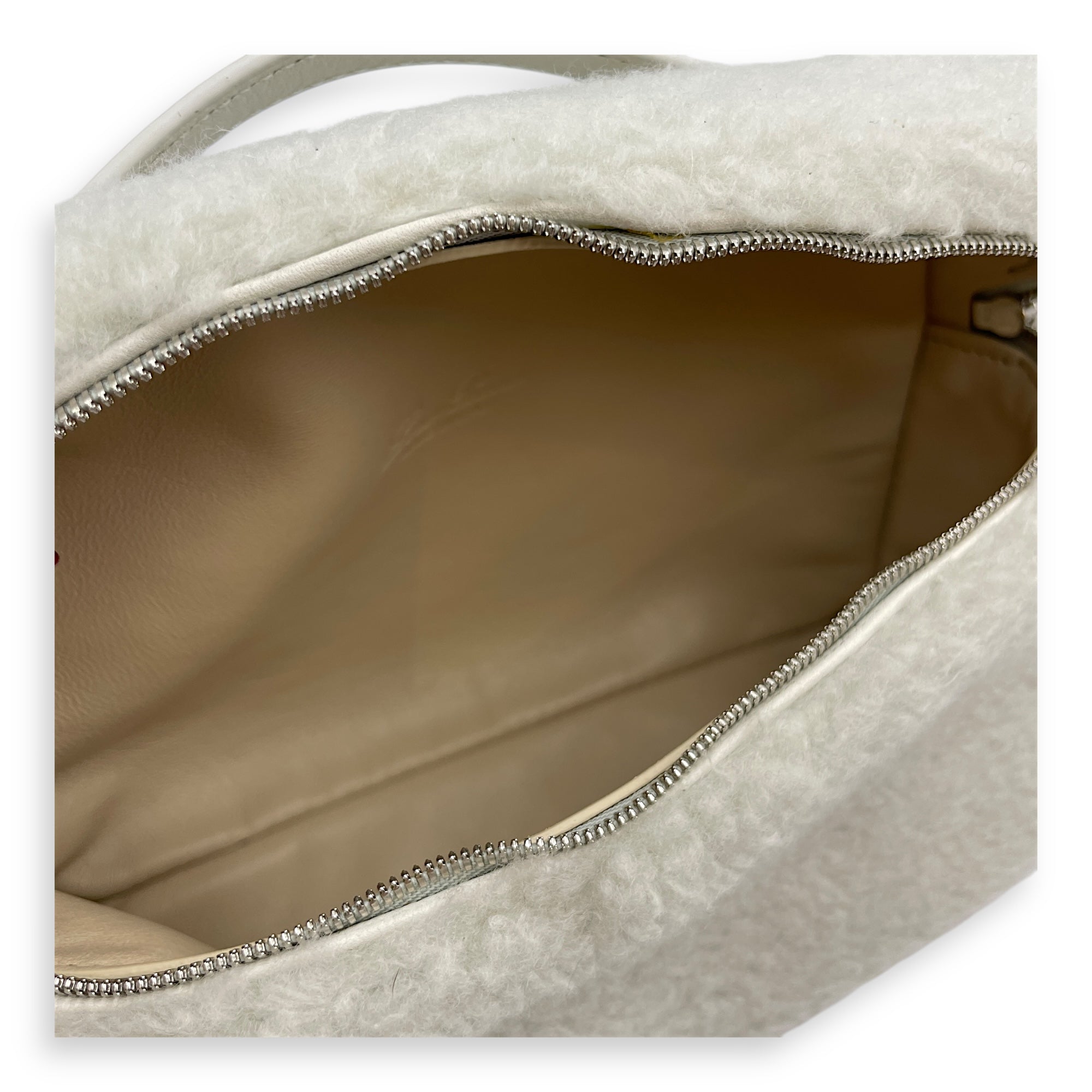 Extra Pocket 19 shearing fur Grey Crossbody Bag in Cashfur, Silver hardware