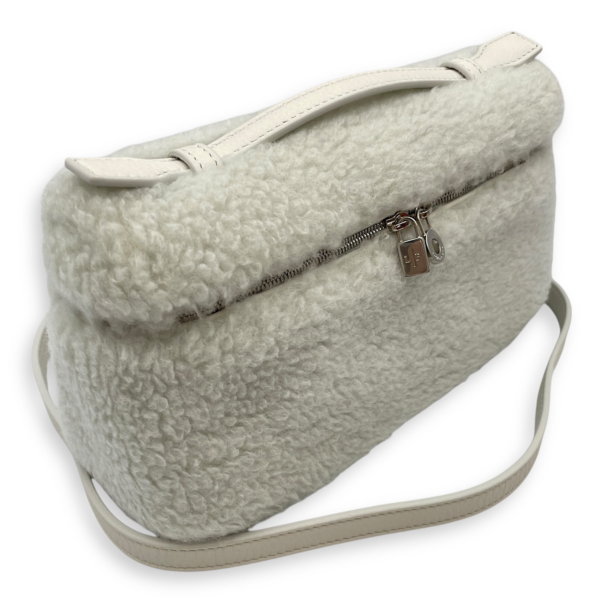 Extra Pocket 19 shearing fur Grey Crossbody Bag in Cashfur, Silver hardware