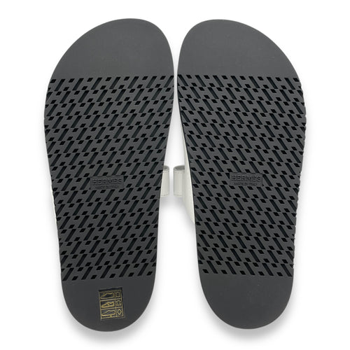 Chypre 38.5 Blanc Sandals in Calfskin
