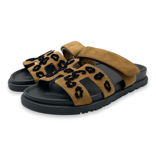 Chypre 37 Brun Fume/Noir Sandal in Suede Leather