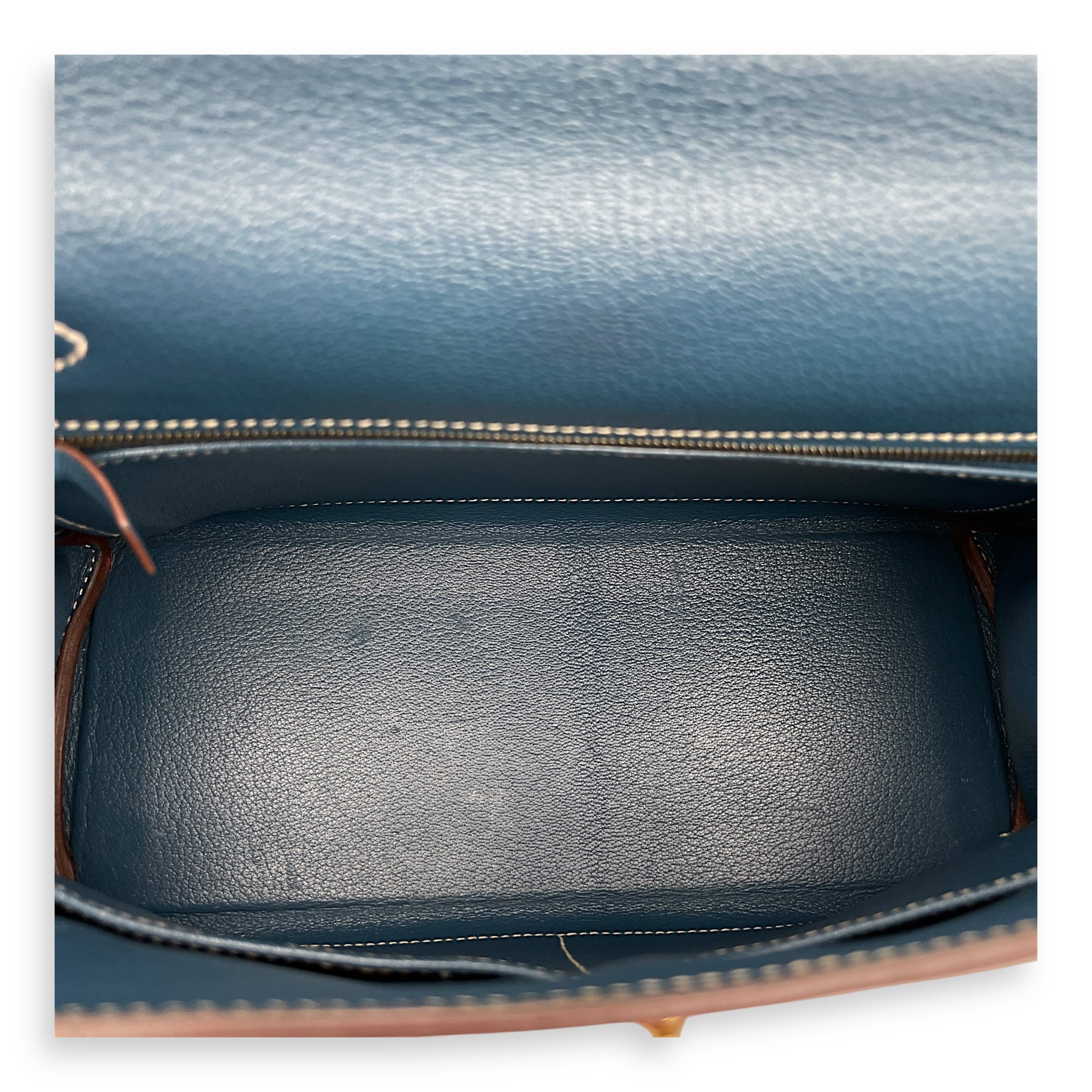 Kelly 28 Rouge Casaque/Blue thalassa in Epsom Permabrass hardware