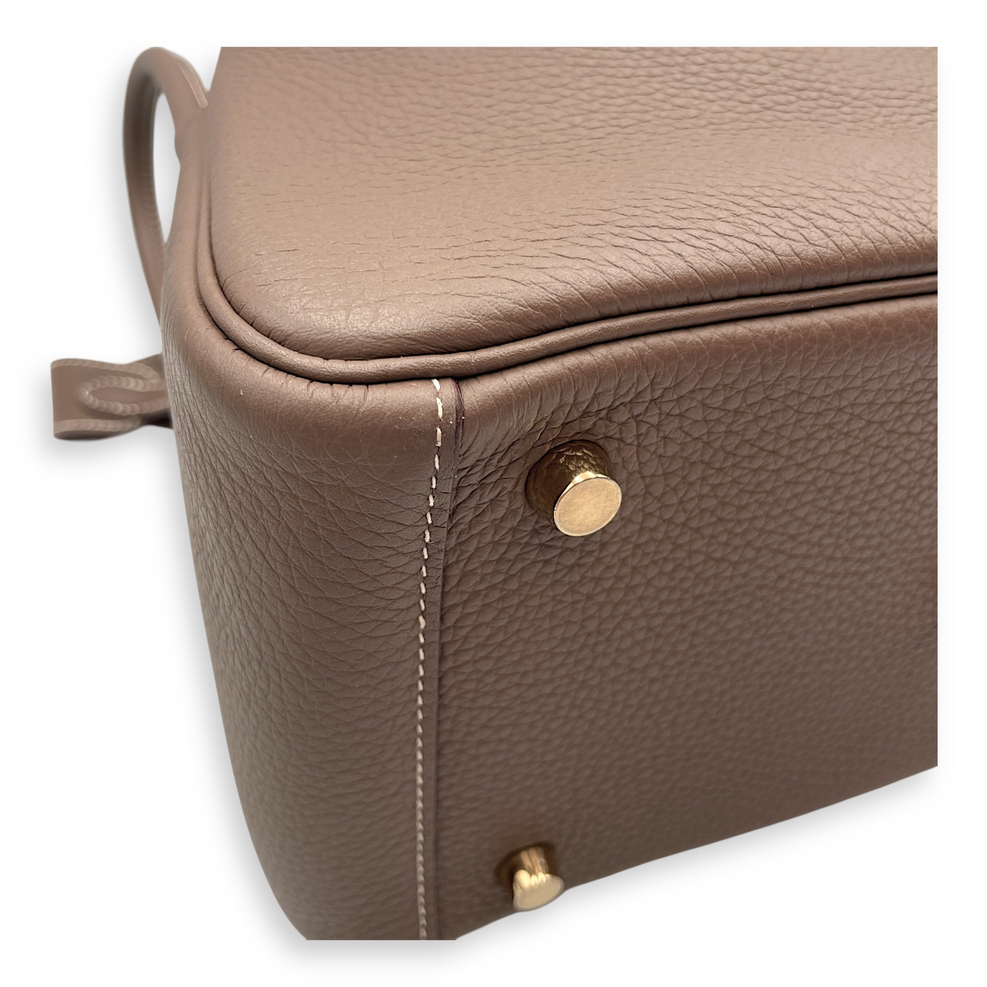 Lindy 26 Etoupe in Clemence, Gold hardware
