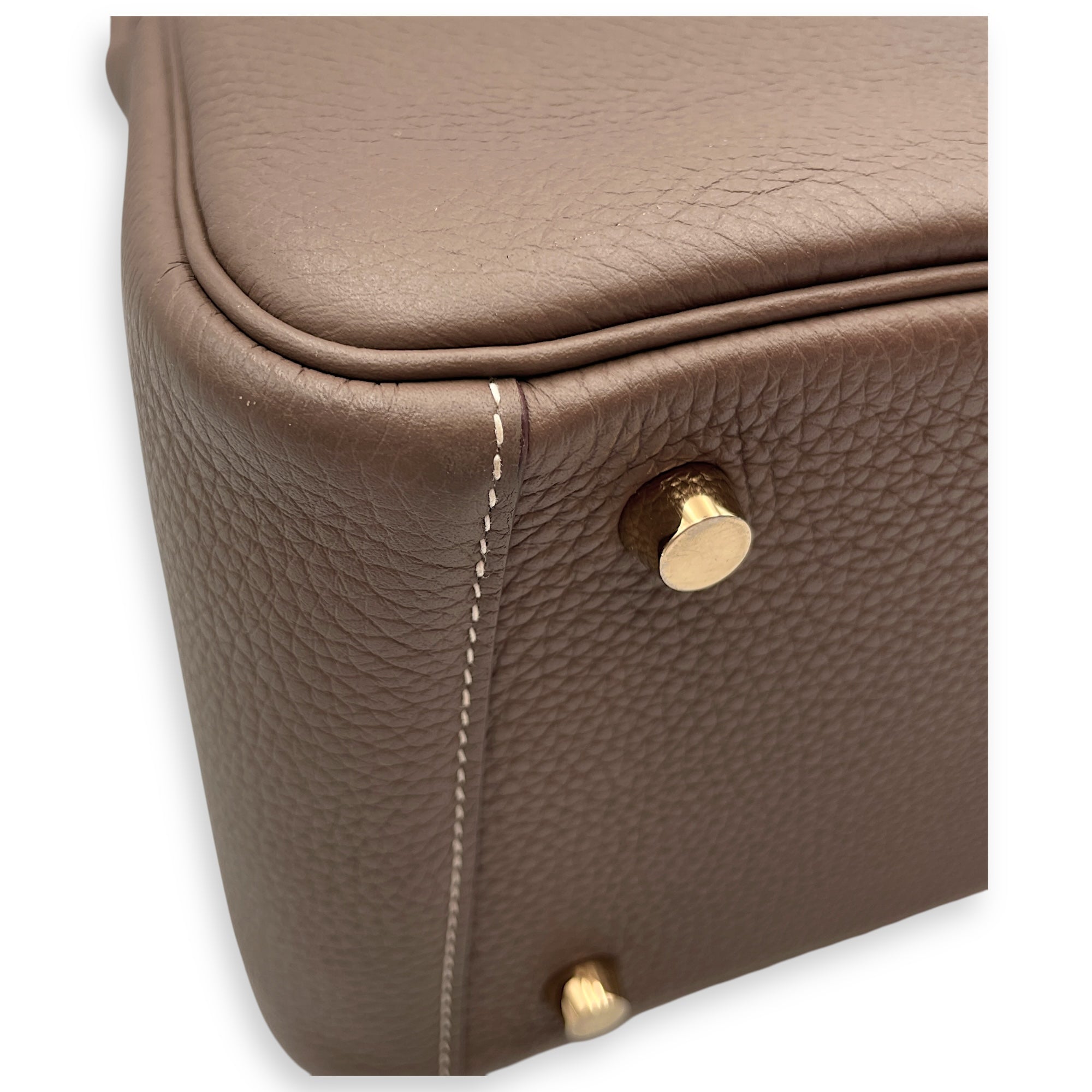Lindy 26 Etoupe in Clemence, Gold hardware