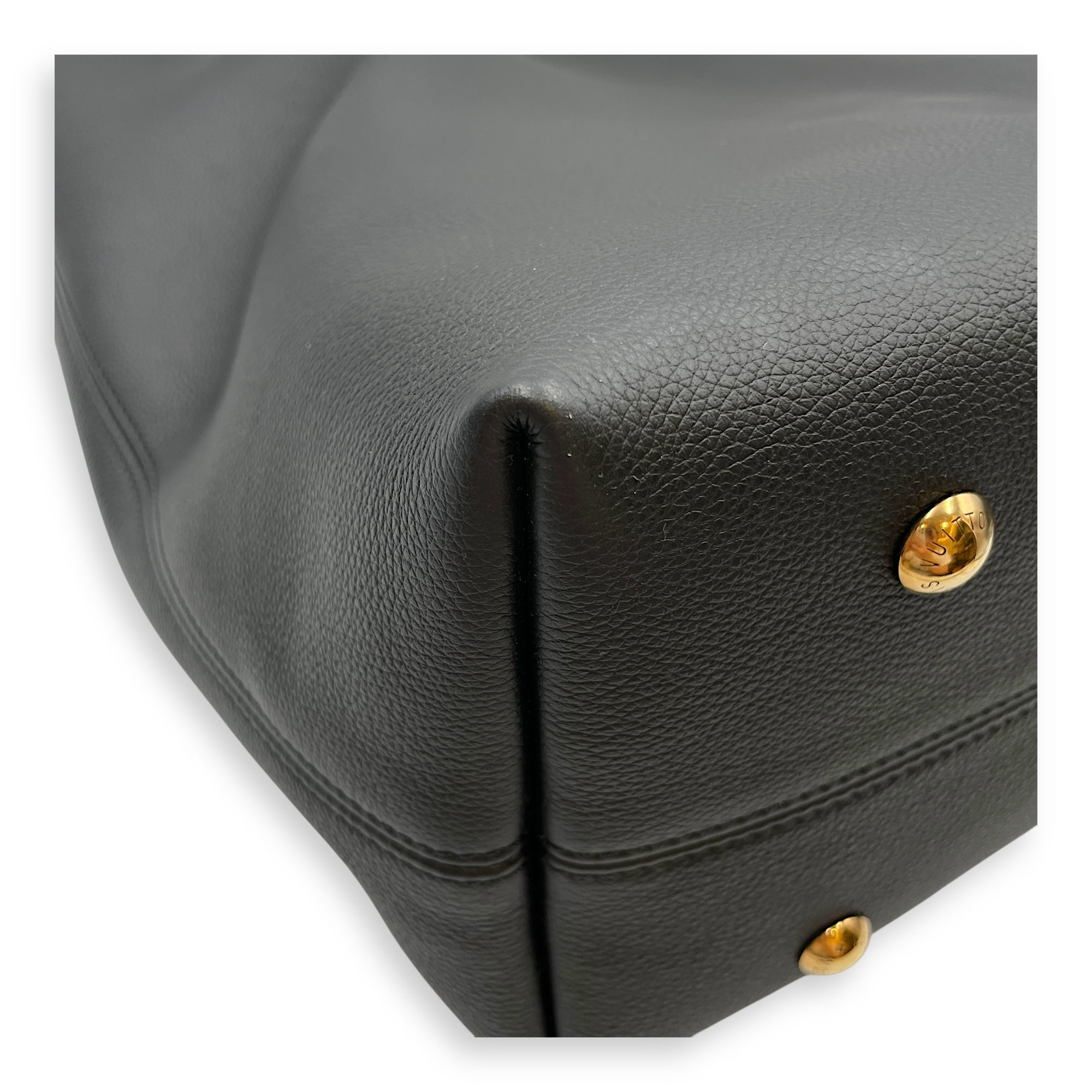 Low Key Hobo MM Black Shoulder Bag in Calfskin, Gold hardware