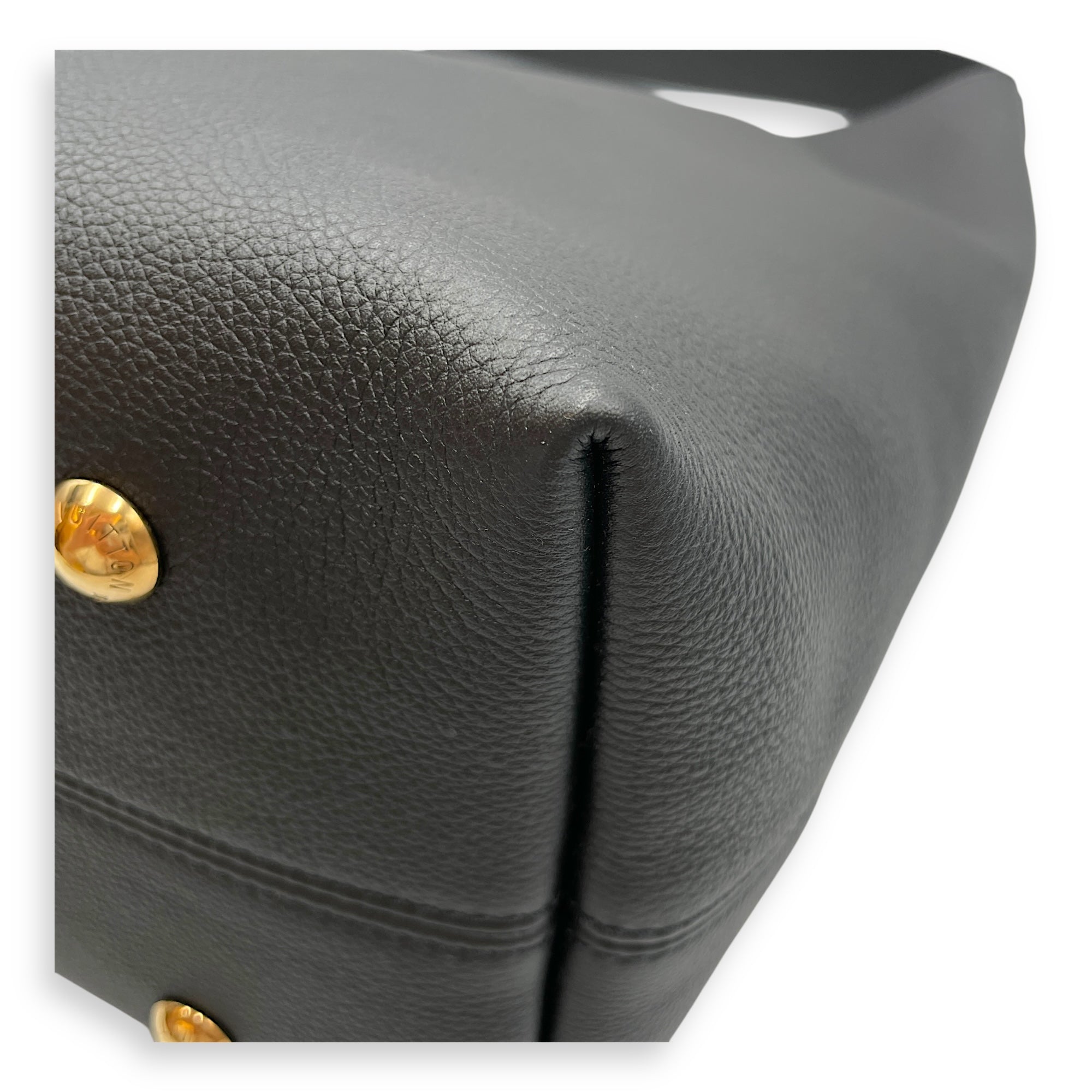 Low Key Hobo MM Black Shoulder Bag in Calfskin, Gold hardware