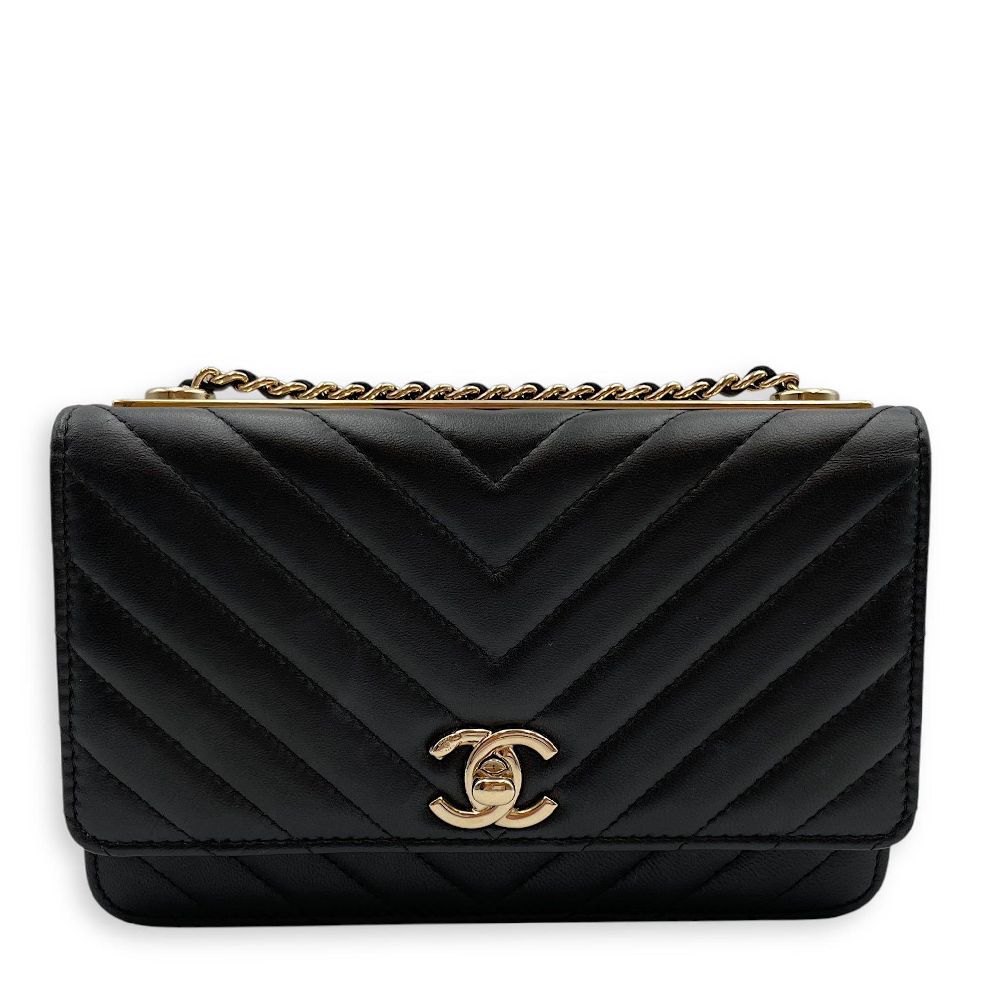 Trendy CC Chevron Black Wallet on Chain in Lambskin, Gold hardware