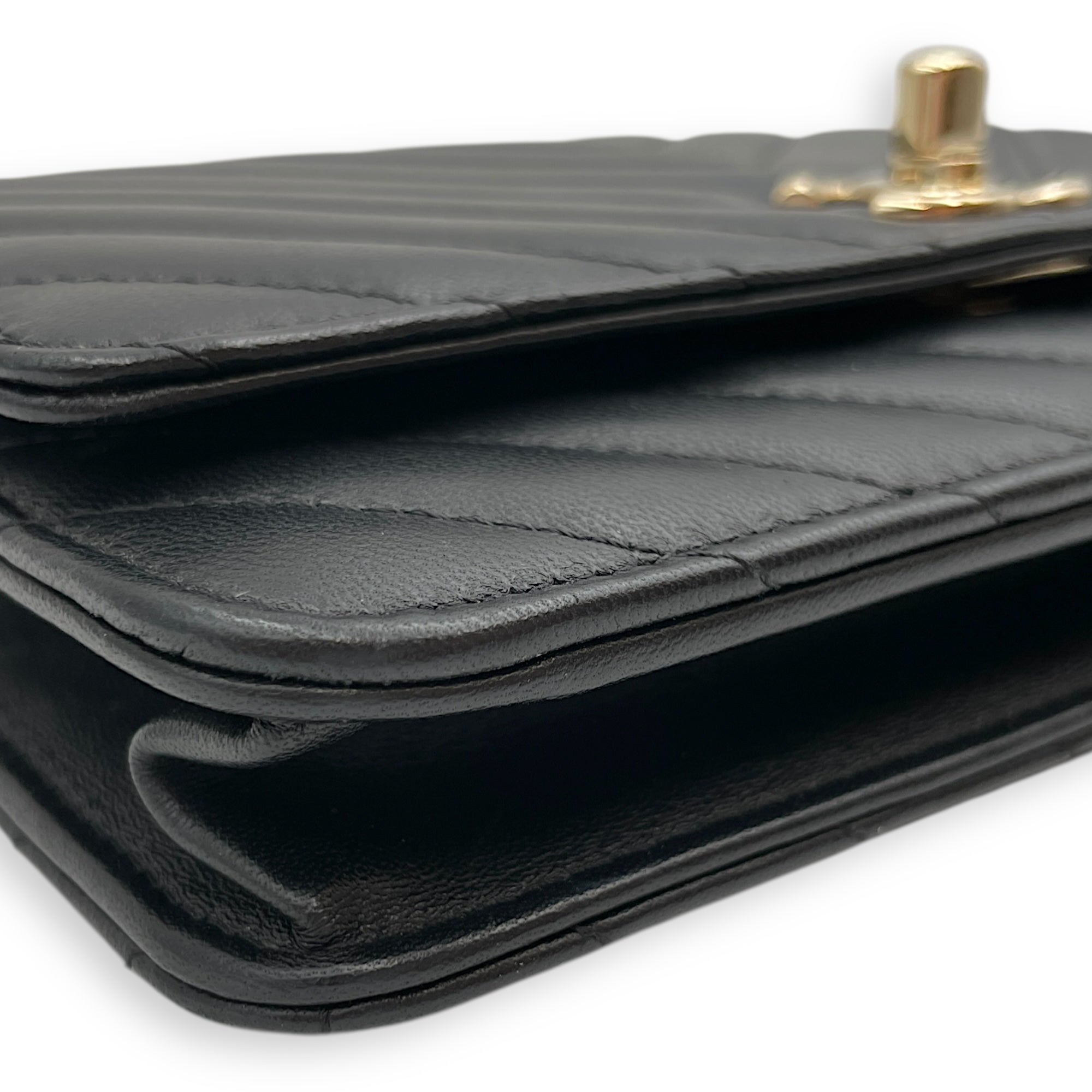 Trendy CC Chevron Black Wallet on Chain in Lambskin, Gold hardware