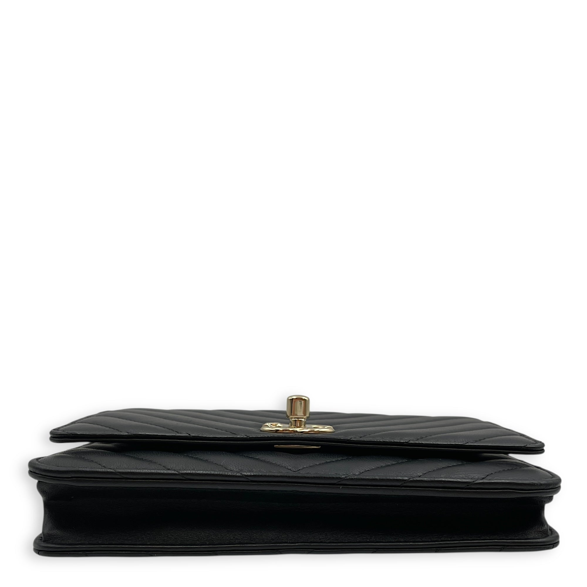 Trendy CC Chevron Black Wallet on Chain in Lambskin, Gold hardware