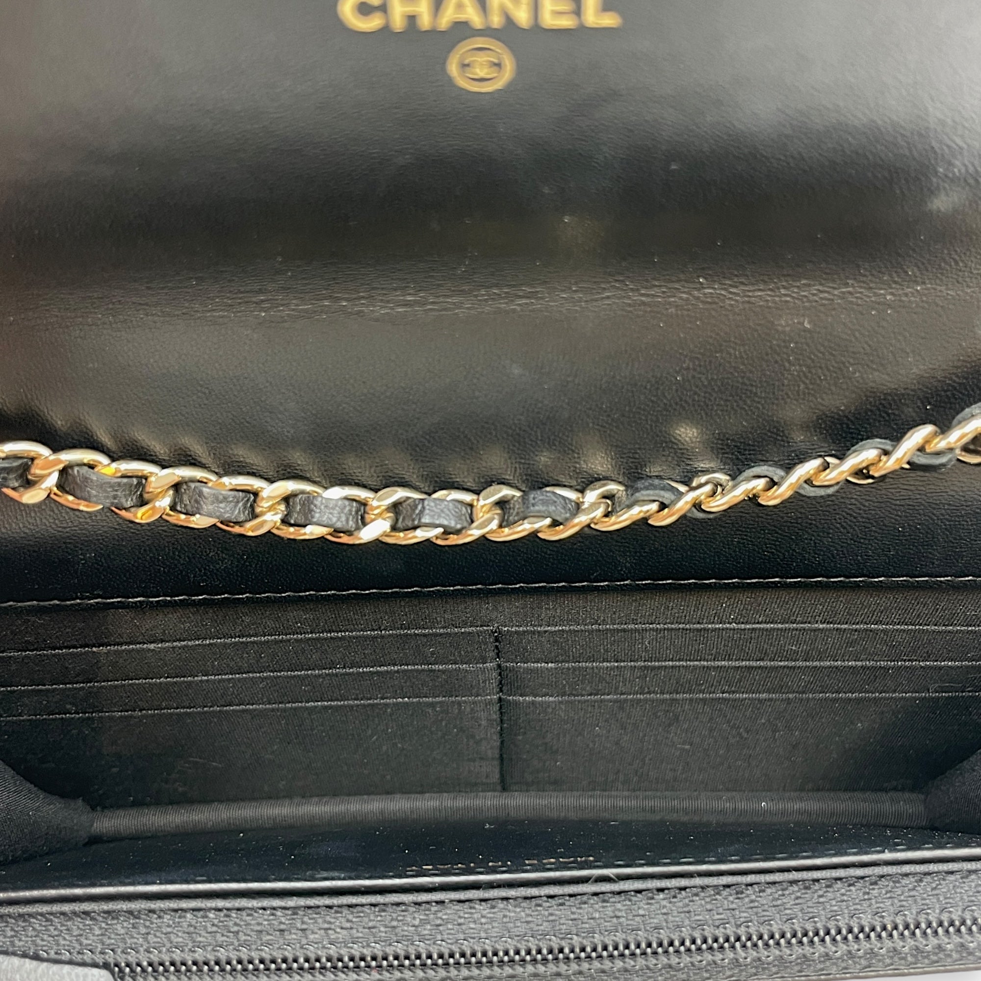 Trendy CC Chevron Black Wallet on Chain in Lambskin, Gold hardware