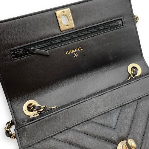 Trendy CC Chevron Black Wallet on Chain in Lambskin, Gold hardware
