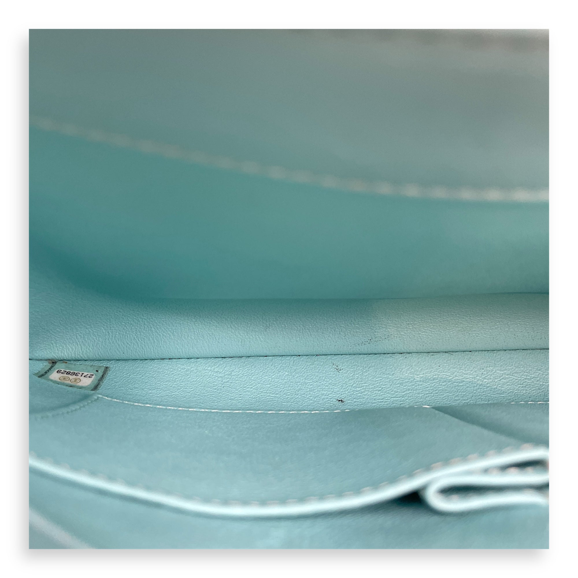 Trendy CC Blue Shoulder Bag in Lambskin, Gold hardware