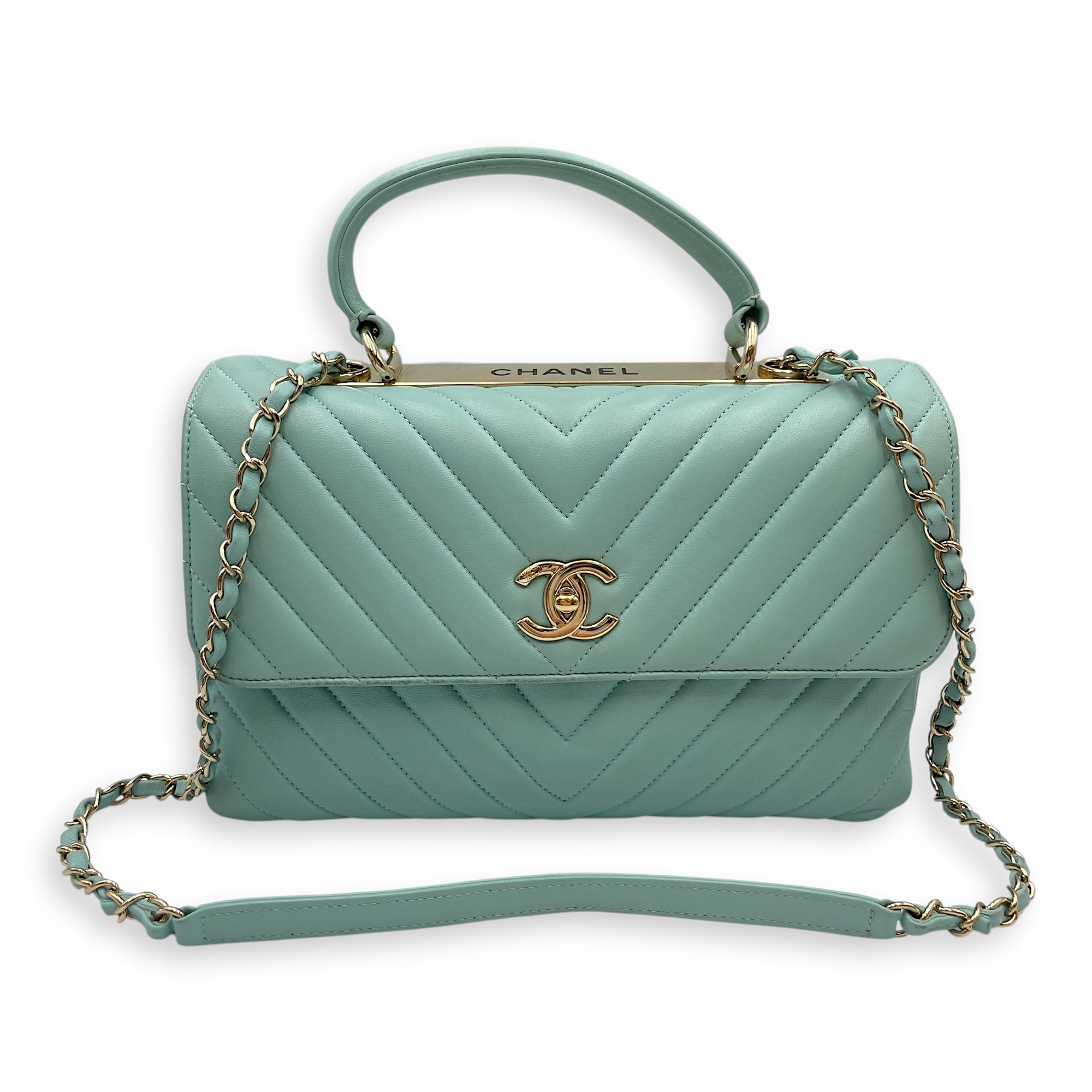 Trendy CC Blue Shoulder Bag in Lambskin, Gold hardware