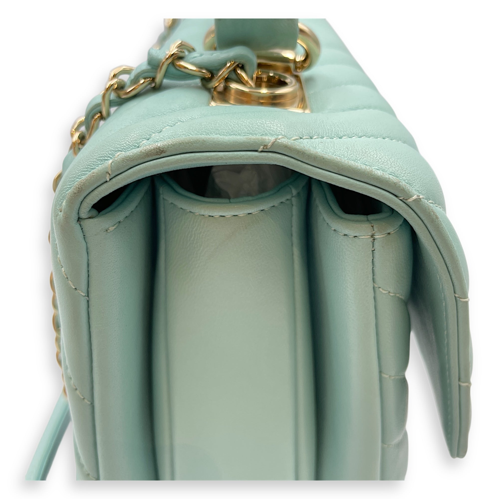 Trendy CC Blue Shoulder Bag in Lambskin, Gold hardware