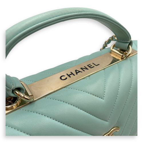 Trendy CC Blue Shoulder Bag in Lambskin, Gold hardware