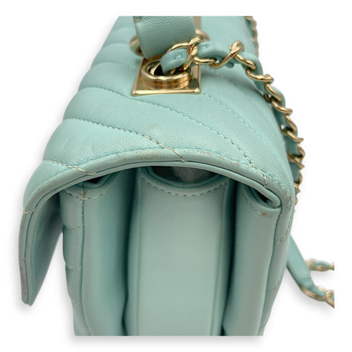 Trendy CC Blue Shoulder Bag in Lambskin, Gold hardware