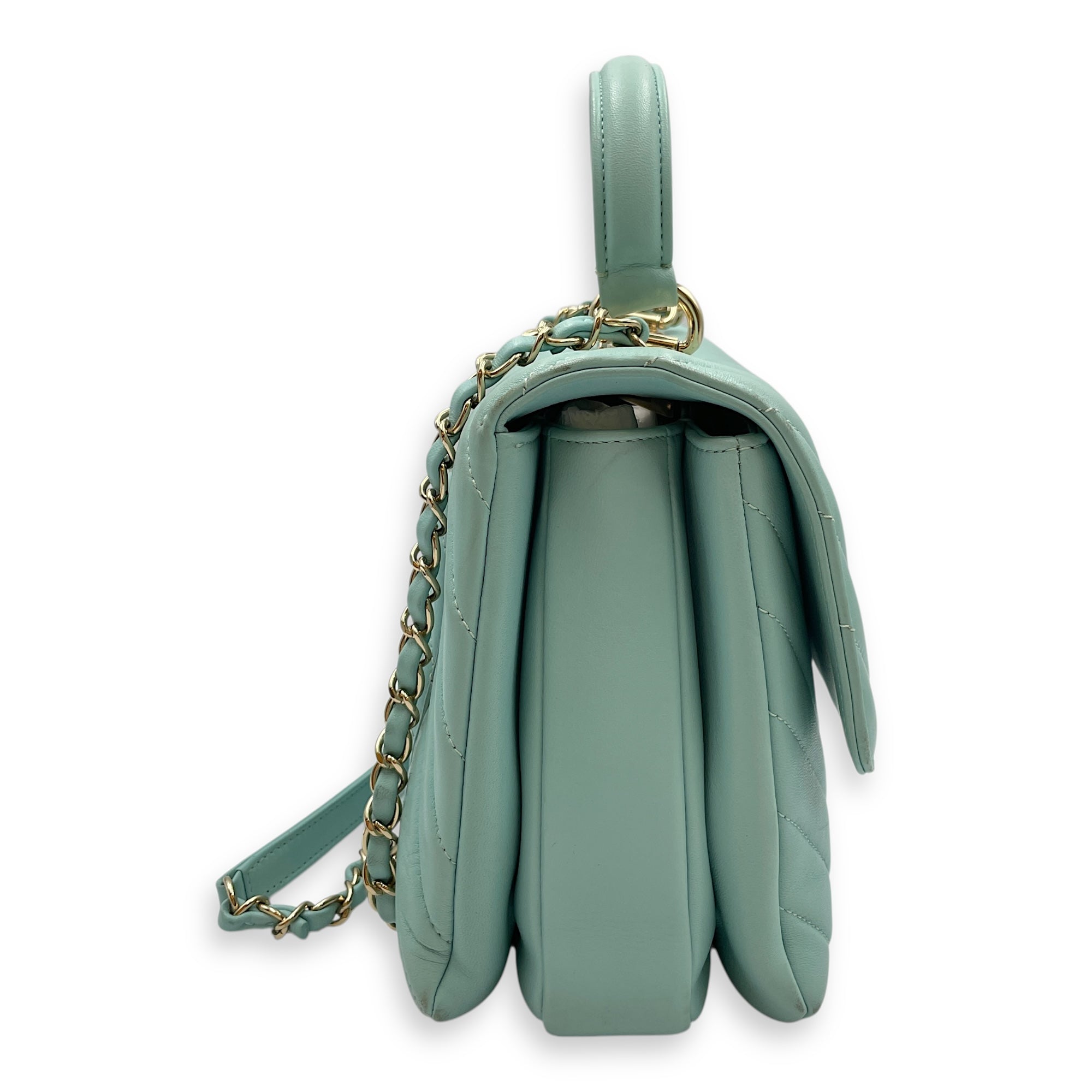 Trendy CC Blue Shoulder Bag in Lambskin, Gold hardware
