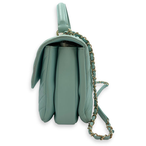 Trendy CC Blue Shoulder Bag in Lambskin, Gold hardware