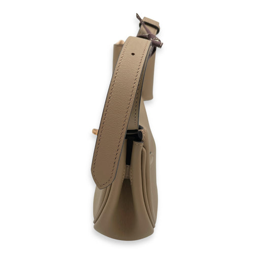 Kelly Moove Beige Marfa in Swift, Gold hardware