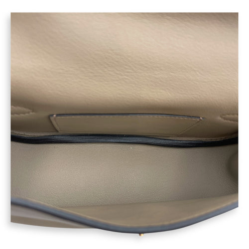 Kelly Moove Beige Marfa in Swift, Gold hardware