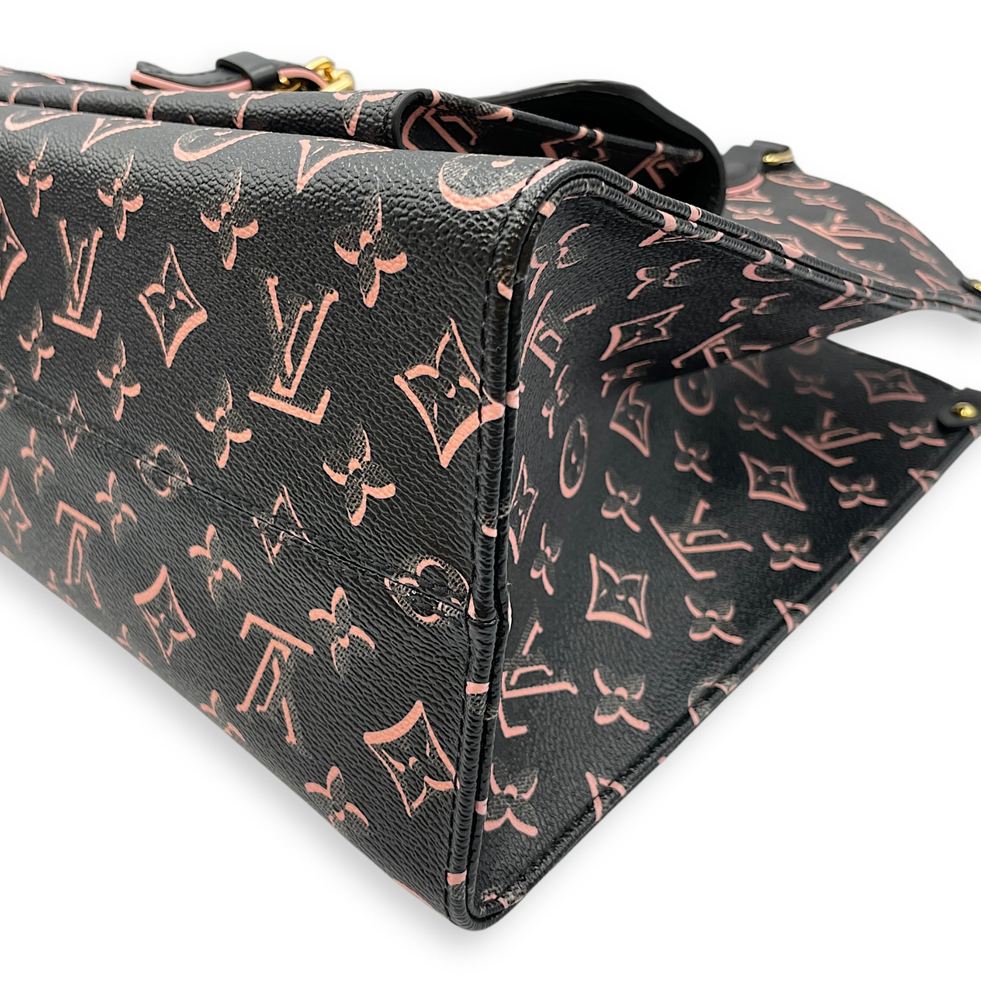 OnTheGo Fall For You MM Black/Pink Monogram Shoulder Bag , Gold hardware