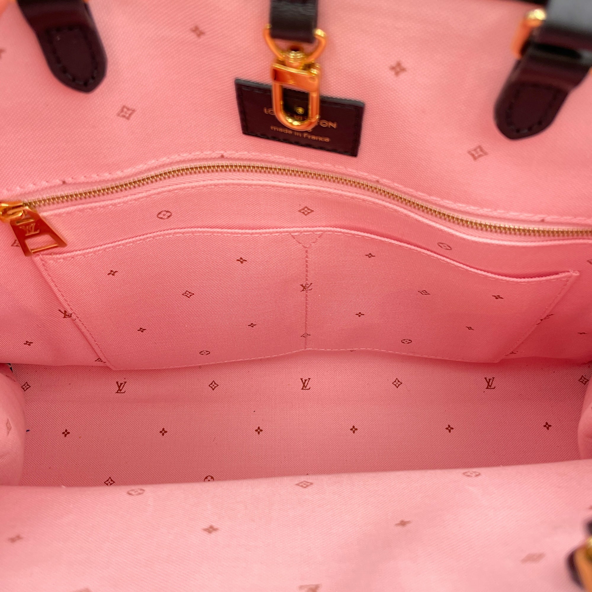 OnTheGo Fall For You MM Black/Pink Monogram Shoulder Bag , Gold hardware