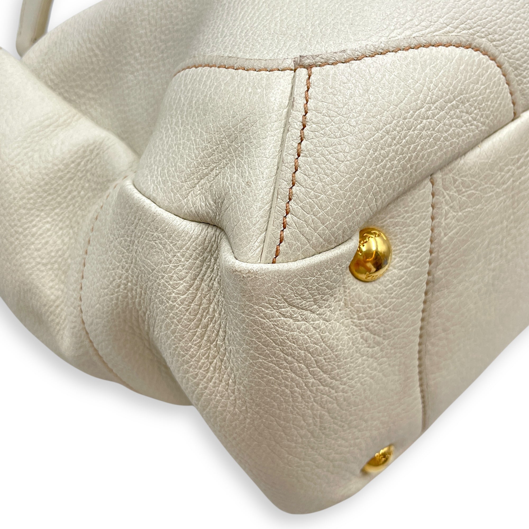 Vitello Daino White Hobo Bag in Calfskin, Gold hardware