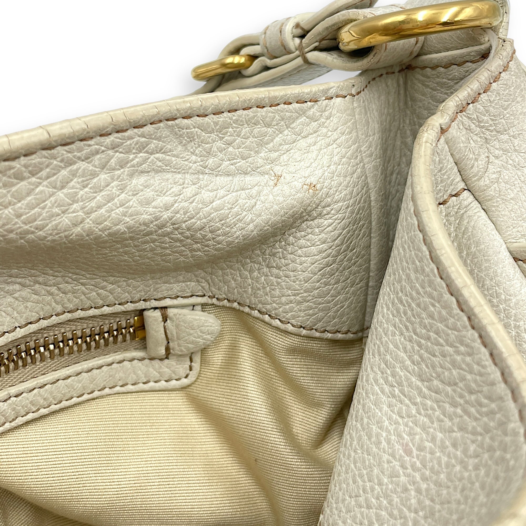Vitello Daino White Hobo Bag in Calfskin, Gold hardware