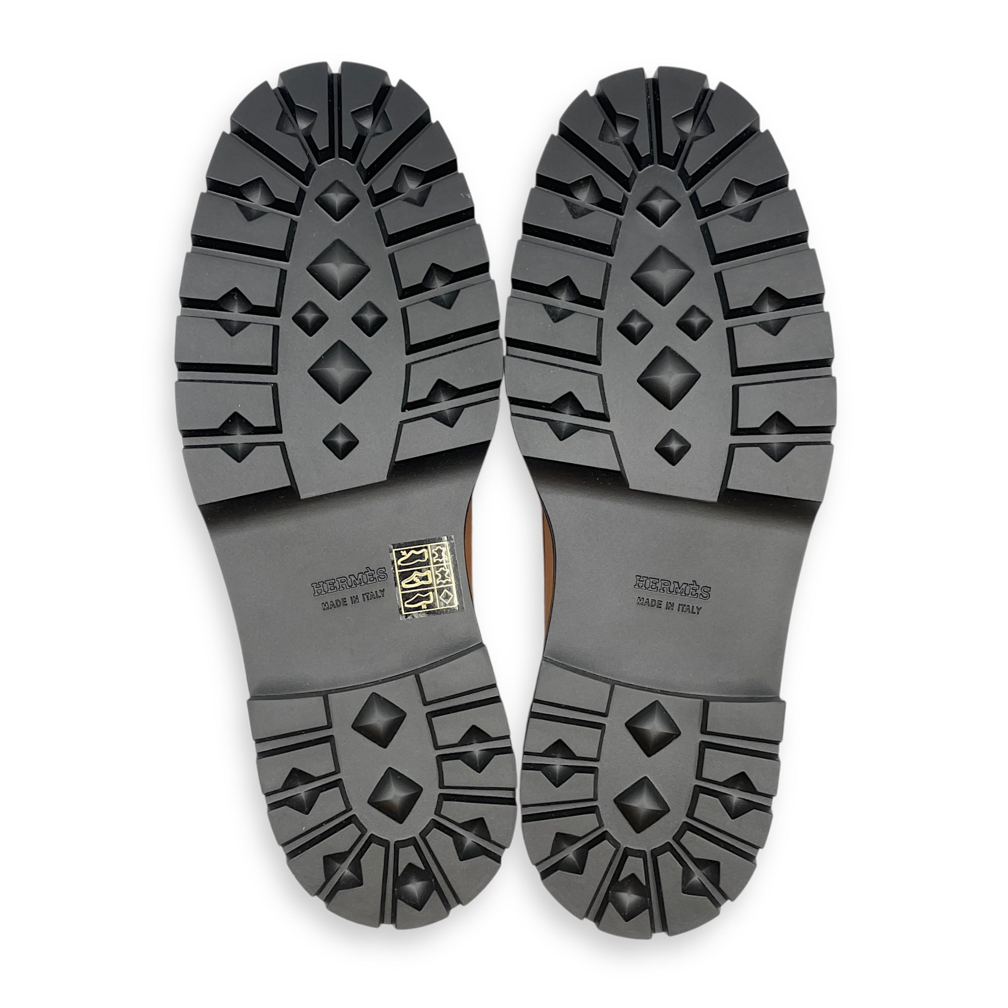 Icone 37 Naturel Loafers in Calfskin, Palladium hardware