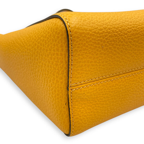 Swing Yellow Tote Bag in Calfskin, Gold hardware