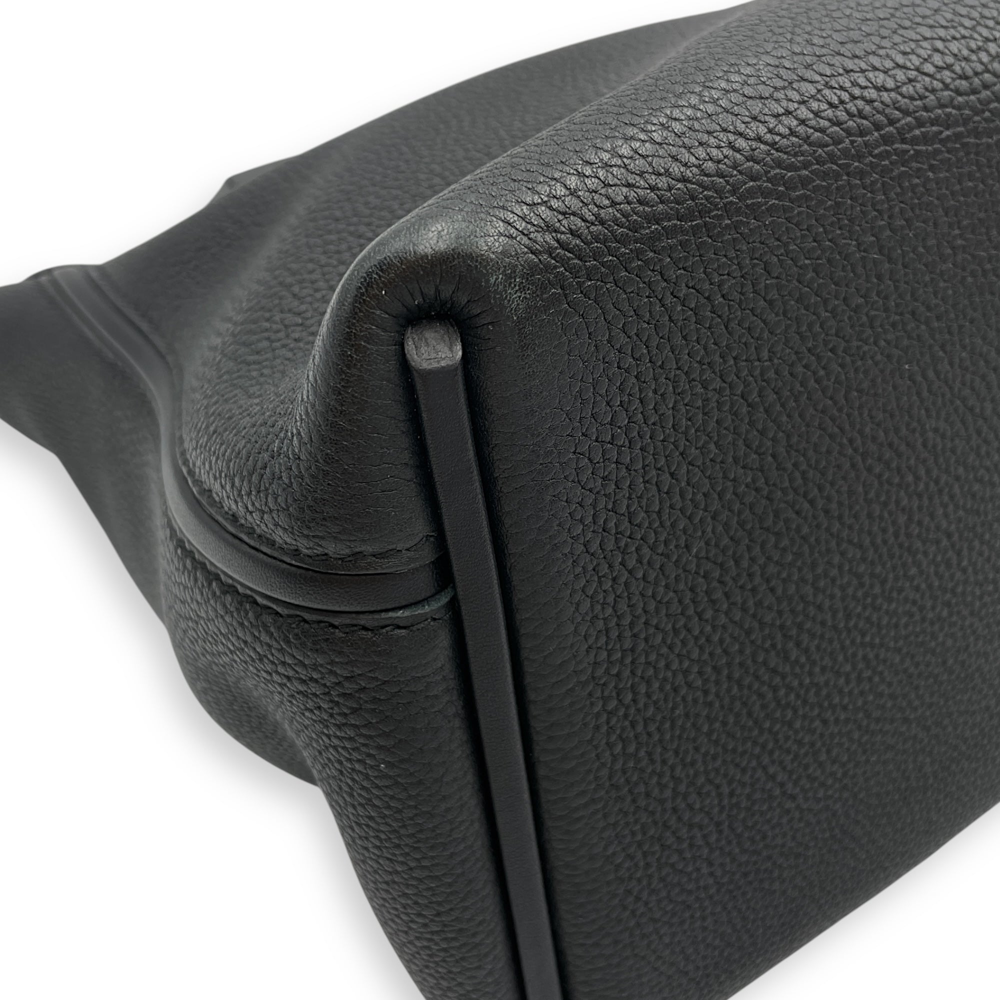 24/24 29 Black in Togo/Swift, Gold hardware