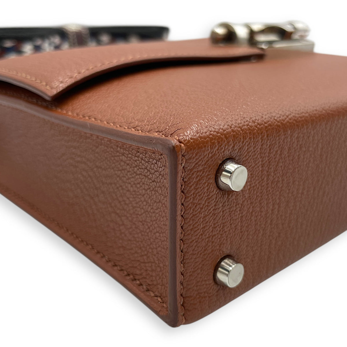 Verrou Mini Noisette in Chevre Mysore Palladium hardware