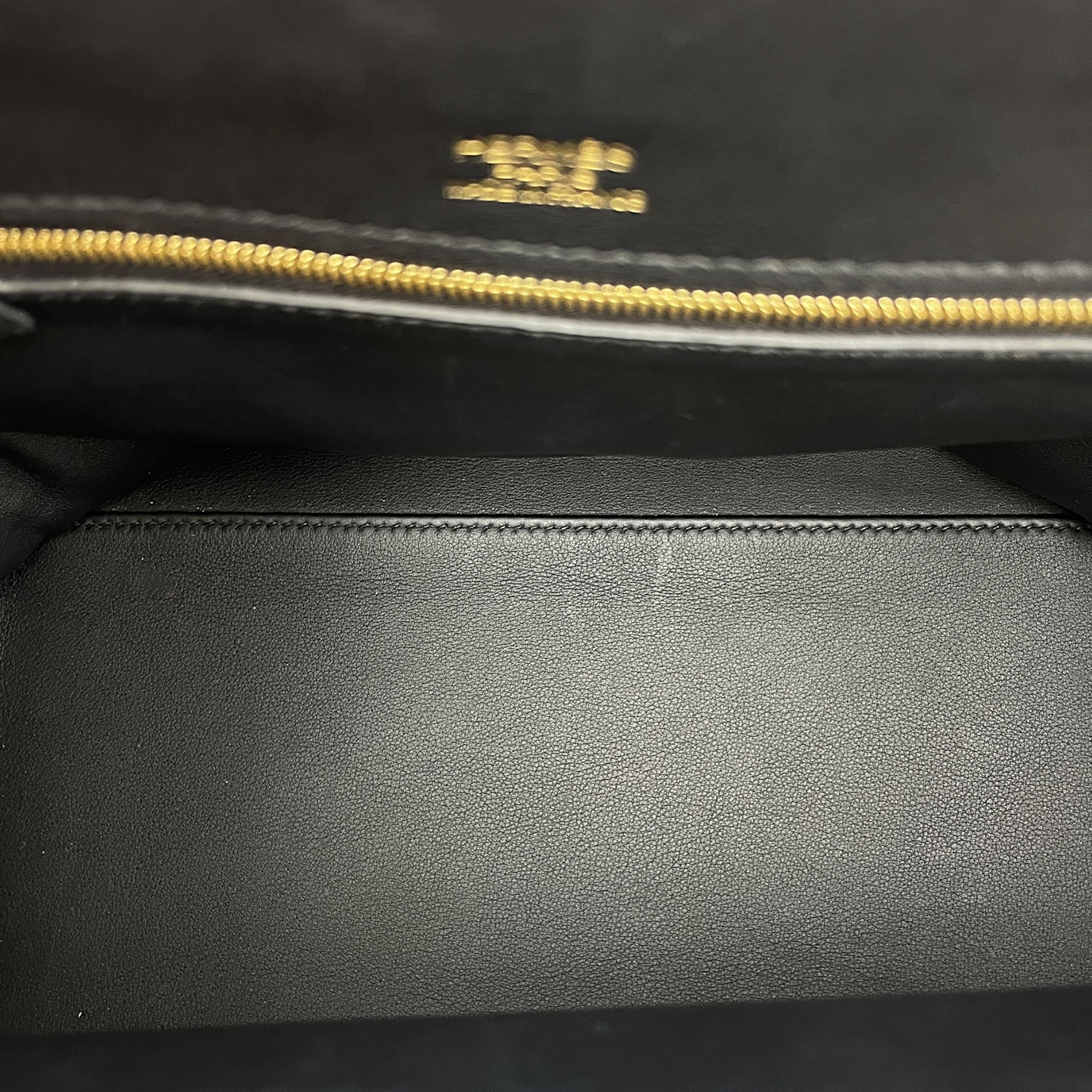 24/24 29 Black in Togo/Swift, Gold hardware
