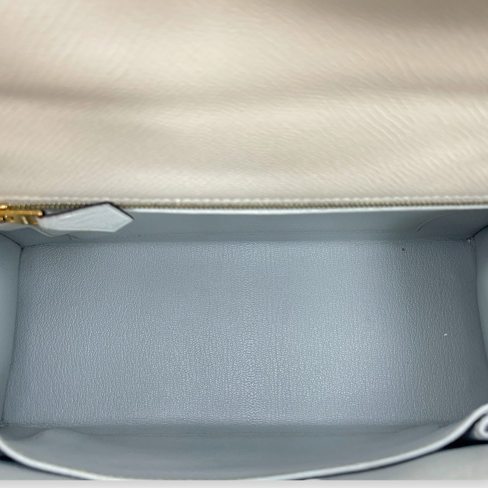 HSS Sellier Kelly 25 Nata/Gris Perle in Epsom, Gold hardware