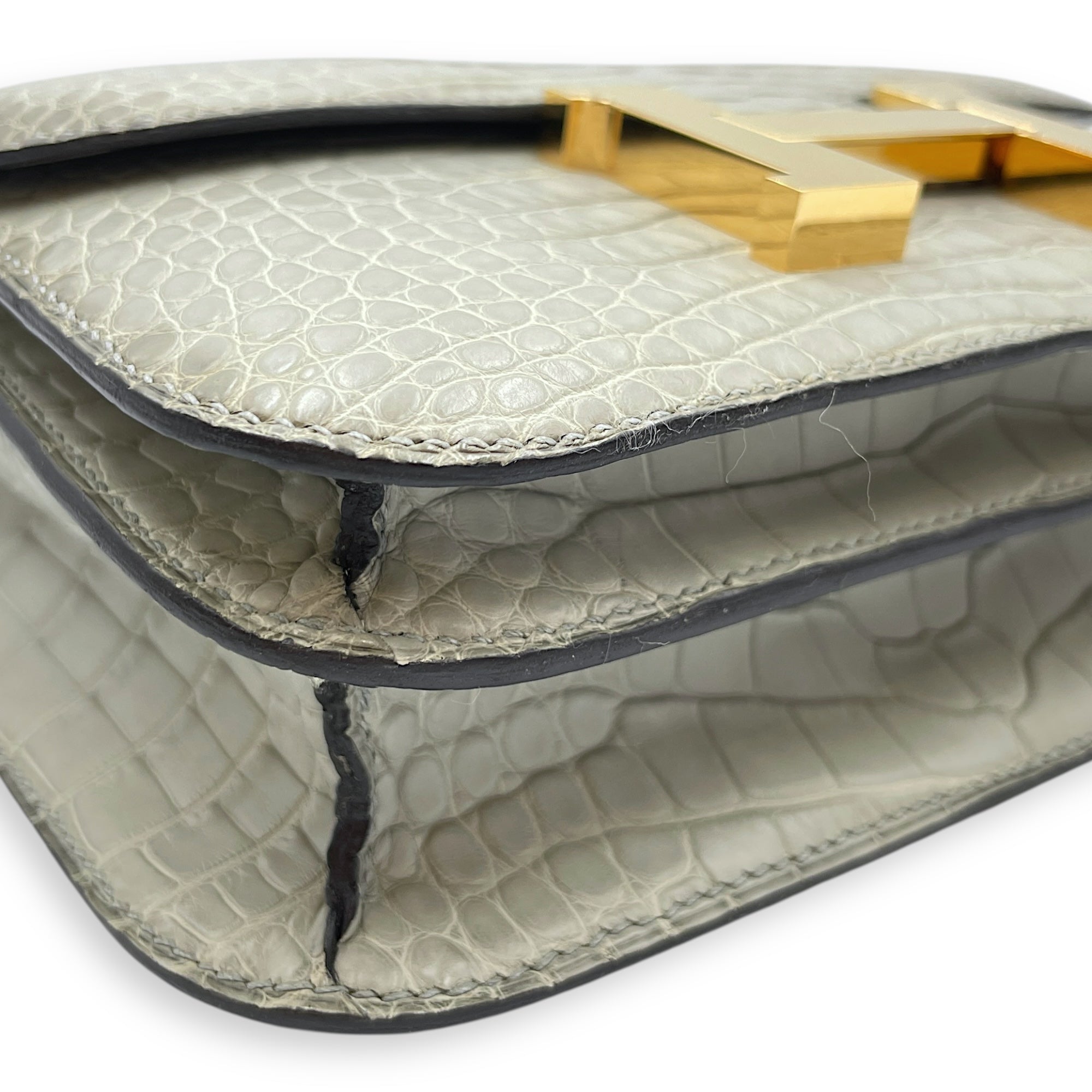Constance 18 Gris Perle in Matte Alligator, Gold hardware