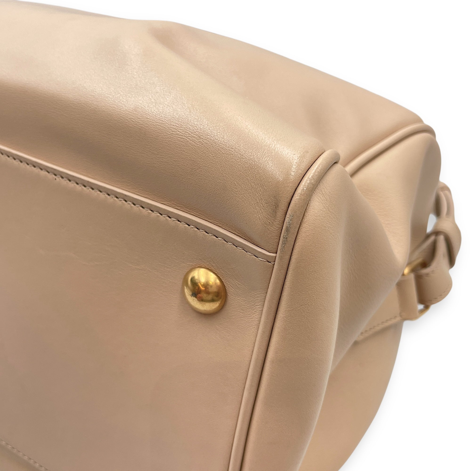 Boston Beige Shoulder Bag in Calfskin, Gold hardware