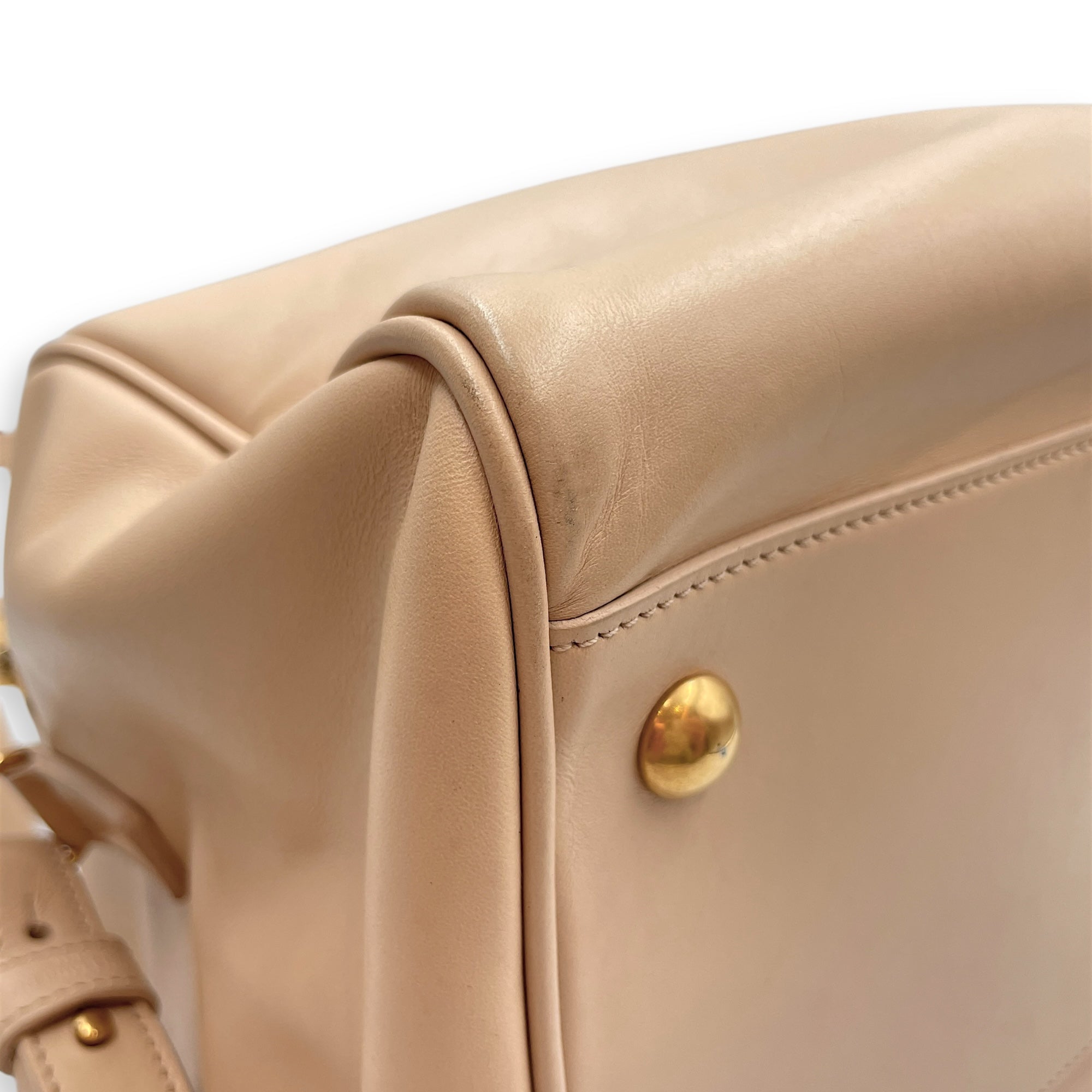 Boston Beige Shoulder Bag in Calfskin, Gold hardware