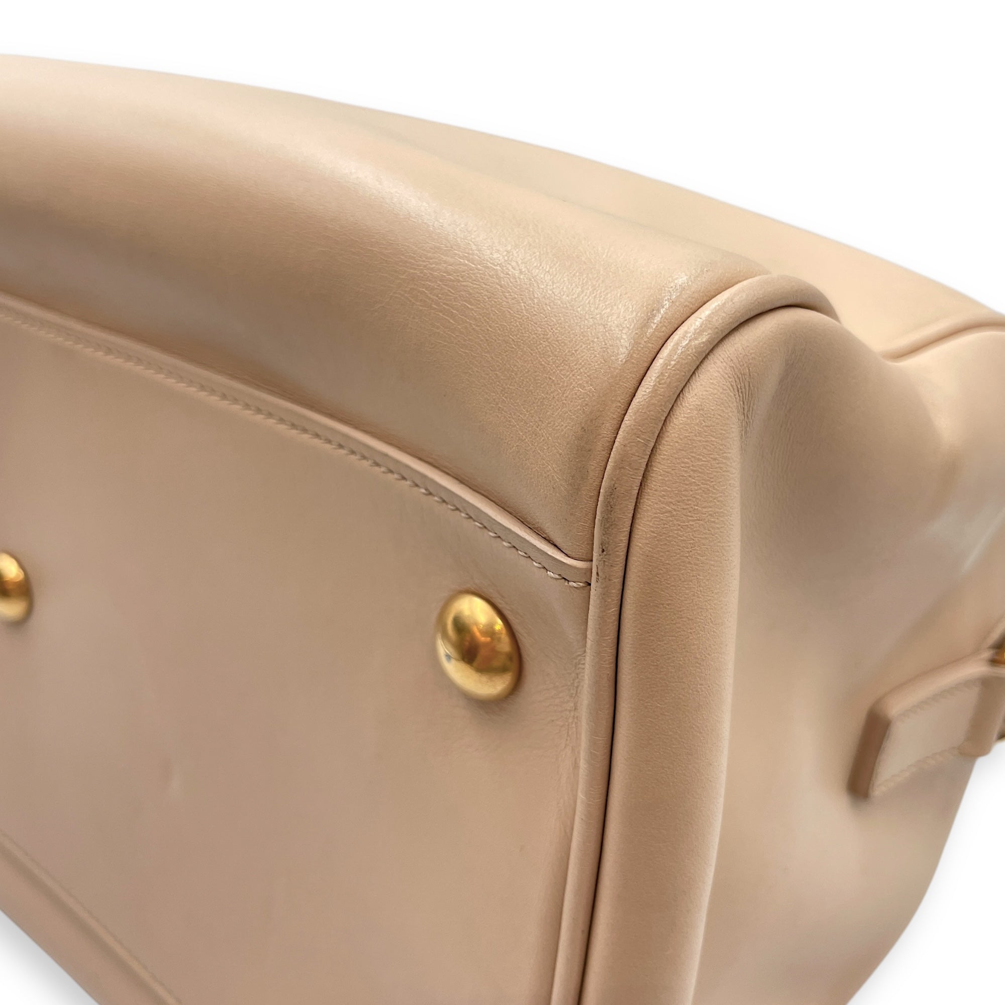 Boston Beige Shoulder Bag in Calfskin, Gold hardware