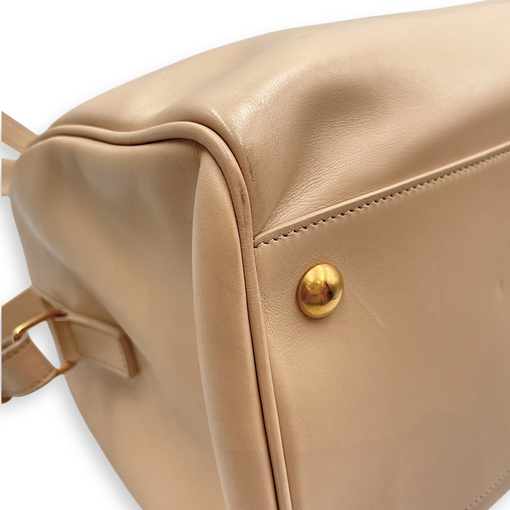 Boston Beige Shoulder Bag in Calfskin, Gold hardware
