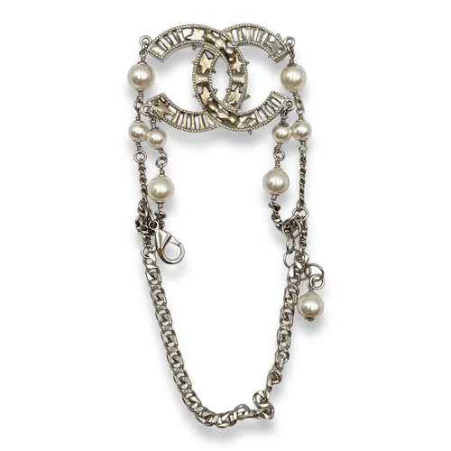 CC Silver Bracelet in Pearl & Crystal, Resin hardware