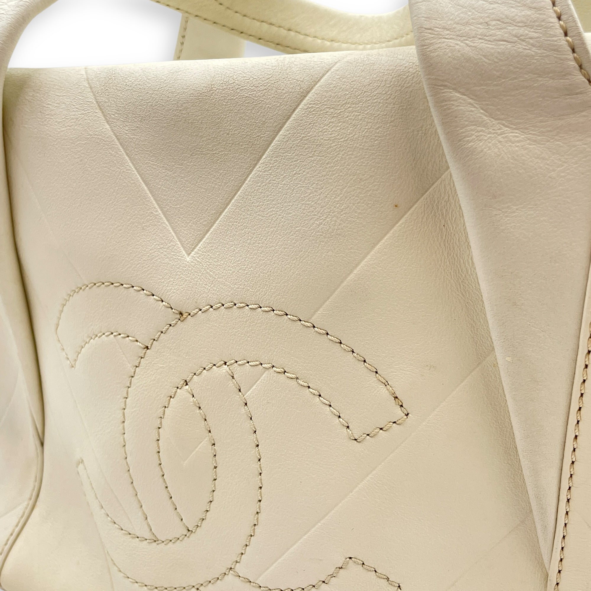 CC Chevron All Day Long White Tote Bag in Calfskin, Brushed Palladium hardware