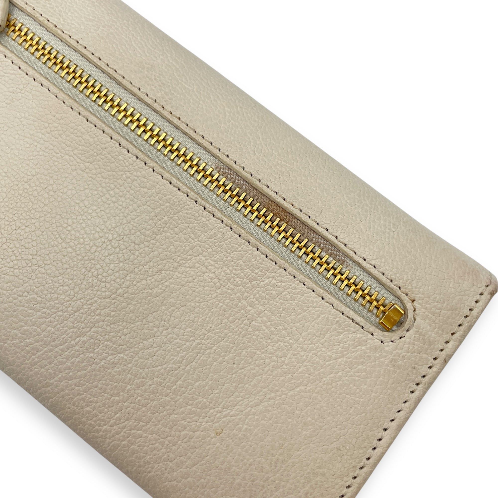 Long White Wallet in Calfskin, Gold hardware