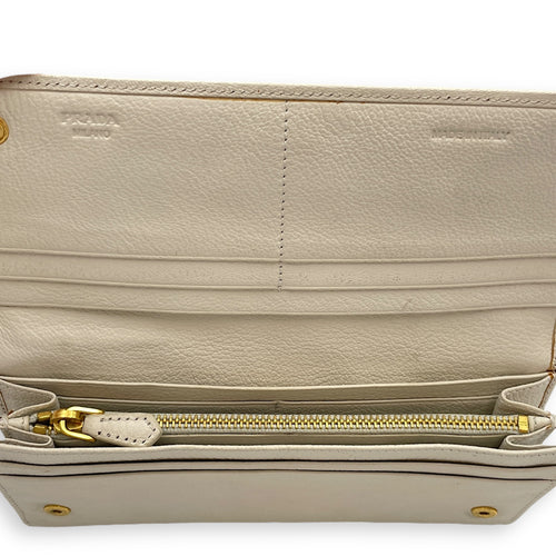 Long White Wallet in Calfskin, Gold hardware