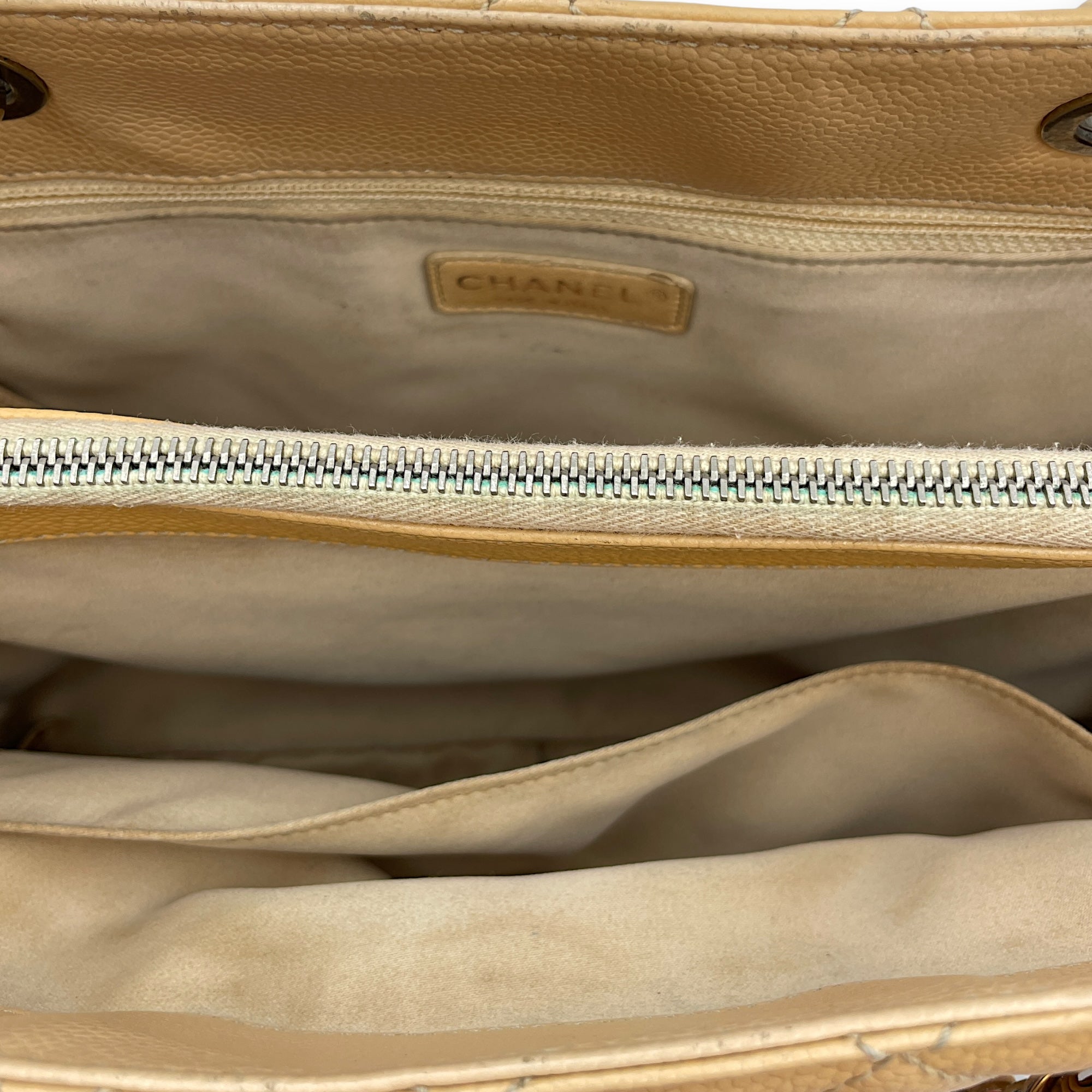 GST Beige Shoulder Bag in Caviar Leather, Silver hardware