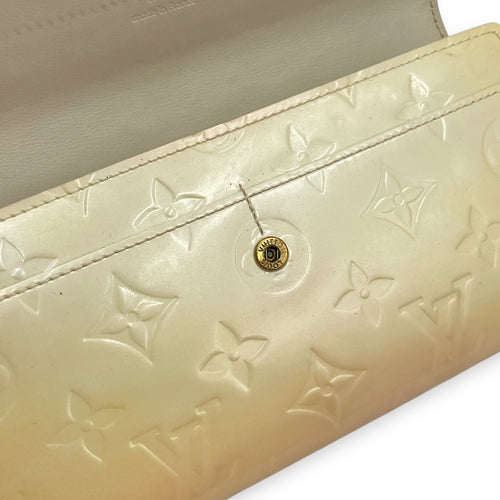 Vernis Sarah Long White Wallet in Patent Leather, Gold hardware