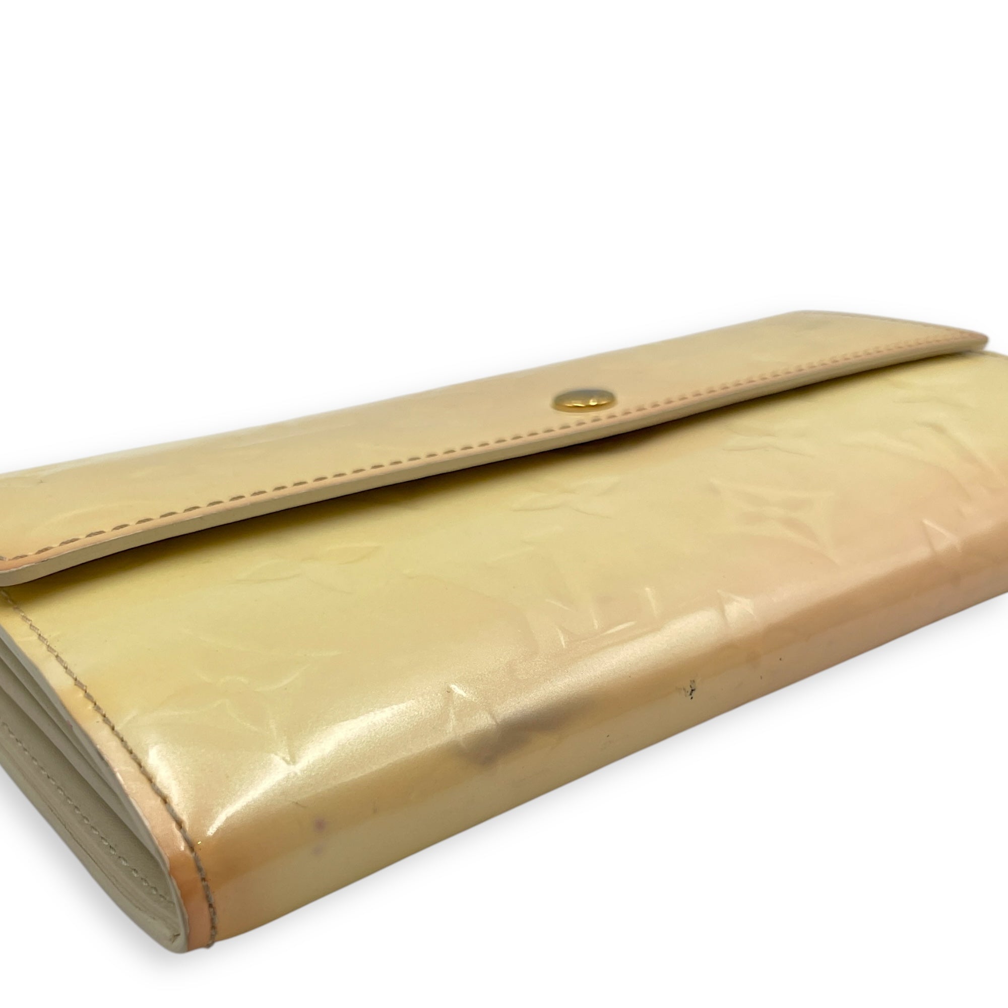 Vernis Sarah Long White Wallet in Patent Leather, Gold hardware